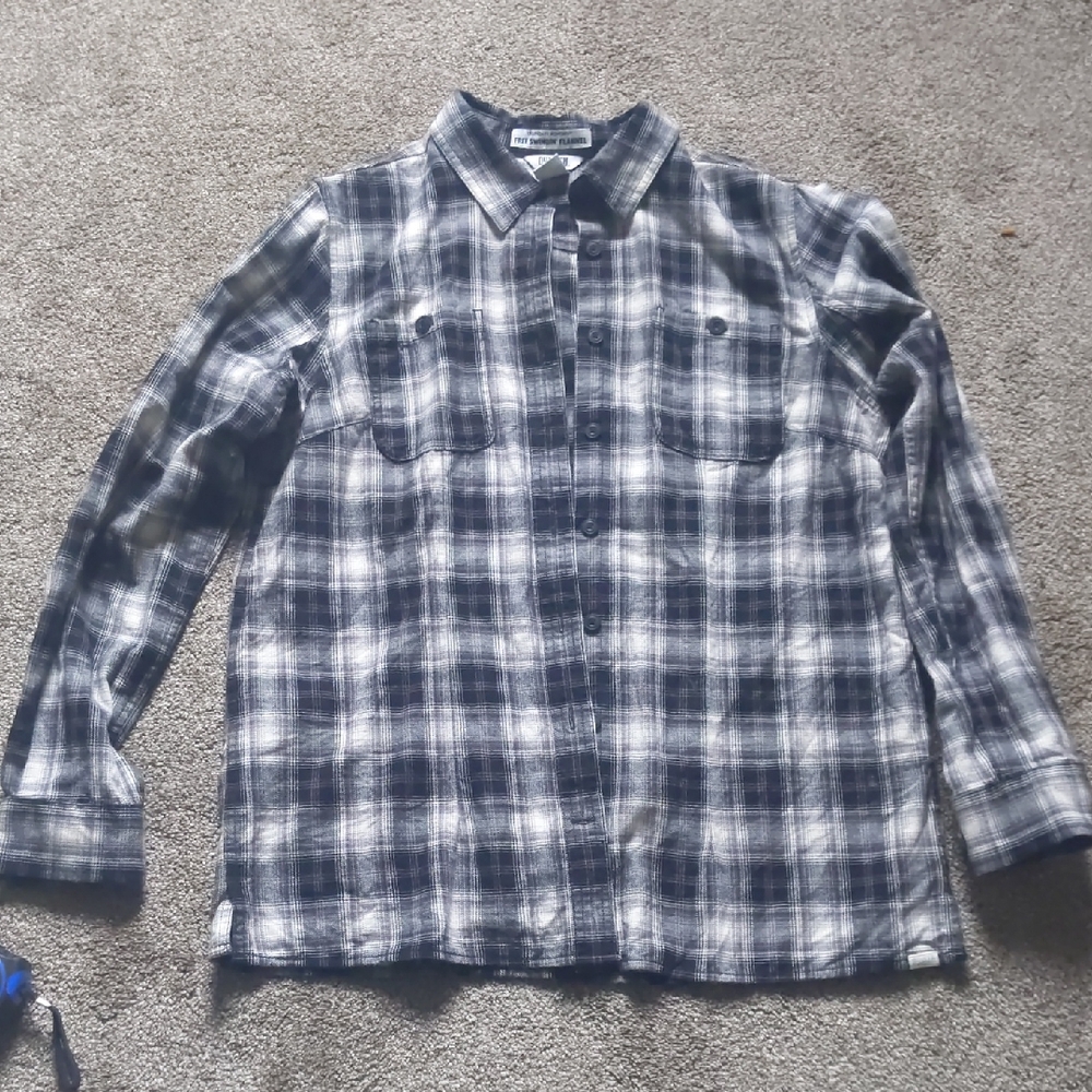 Duluth Trading Co Black and Gray Plaid Flannel Shirt